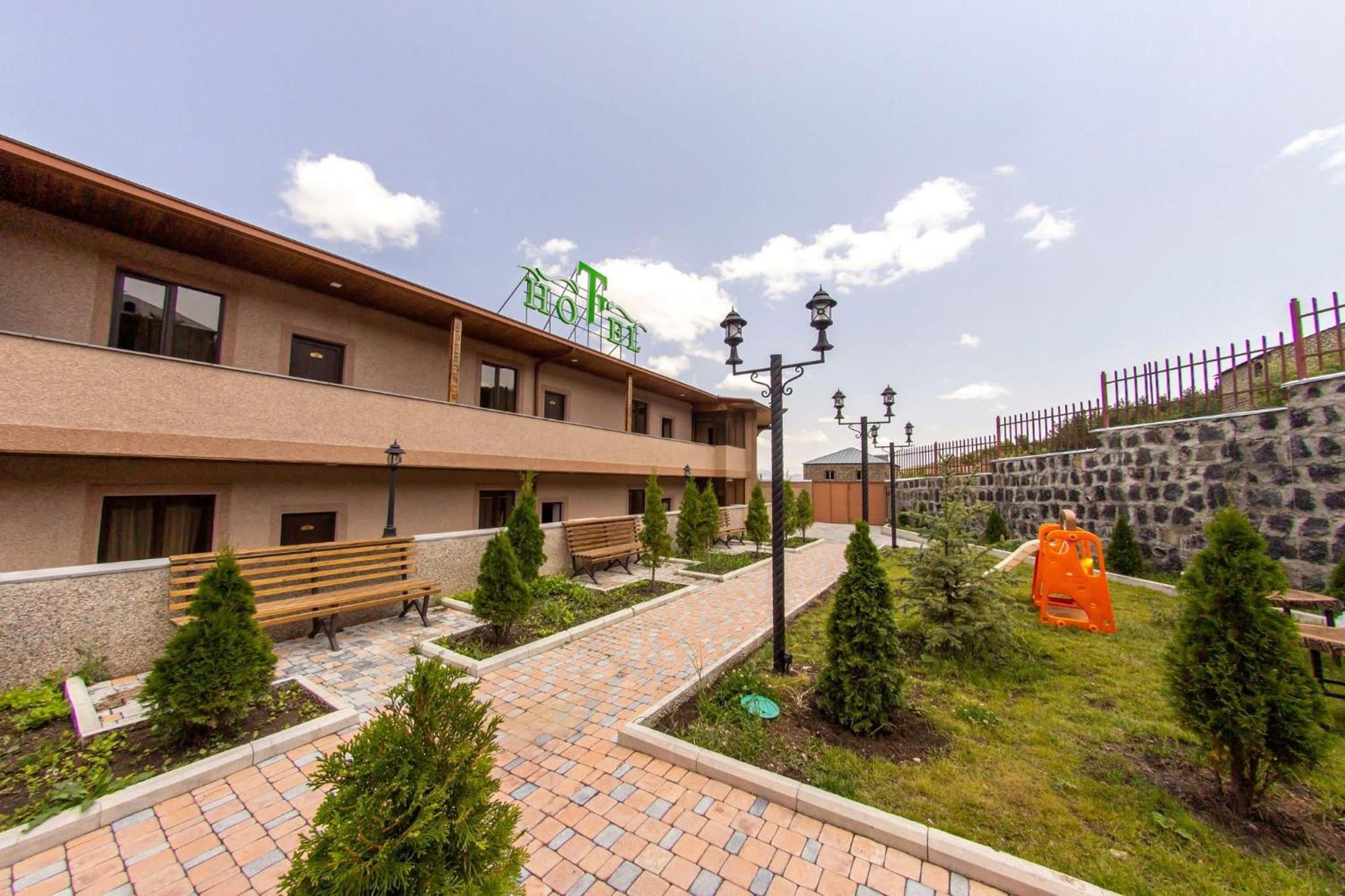 Tsaghkadzor Inn Hotel Экстерьер фото